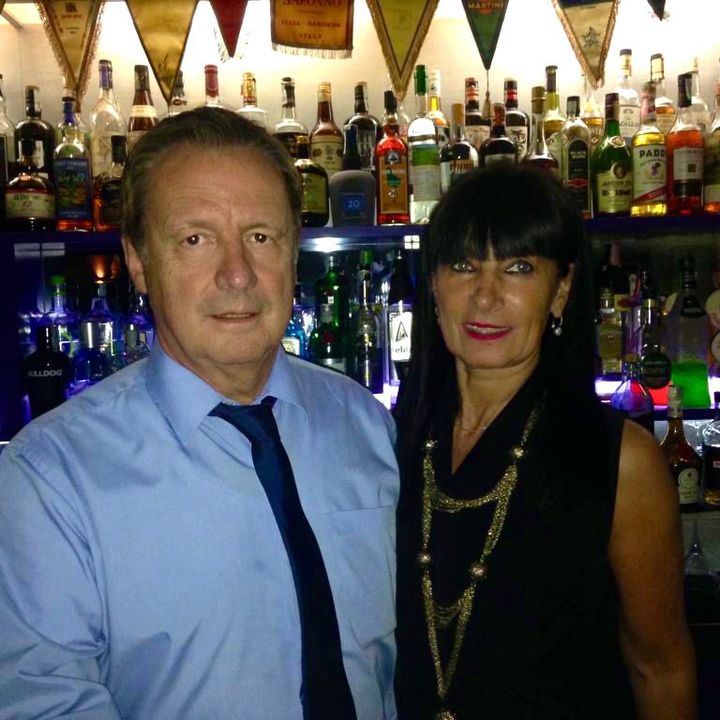 Si spegne anche l’insegna di quell’ultimo…cocktail bar: dopo 52 anni Renato va in pensione