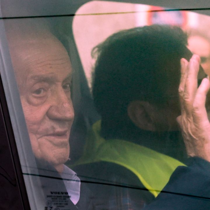 “Juan Carlos di Spagna ha una figlia segreta”, lui nega