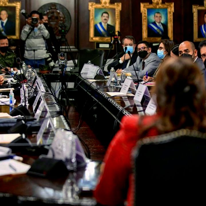 Xiomara Castro reorganiza Gabinete a conveniencia del partido Libre