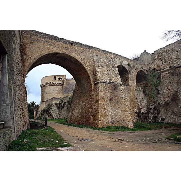 Castello di Carlo V a Crotone (Calabria)