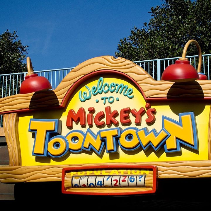 S1 Ep.10 : Season Finale : Big Time Characters and Mickey's Toontown (Part Parks Edition)