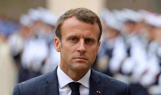 Covid, Macron: “La pandemia non è finita. Per favore vaccinatevi”