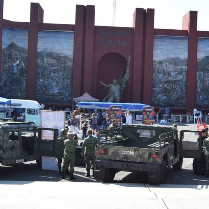 Vuelca camioneta de Sedena en la México-Querétaro
