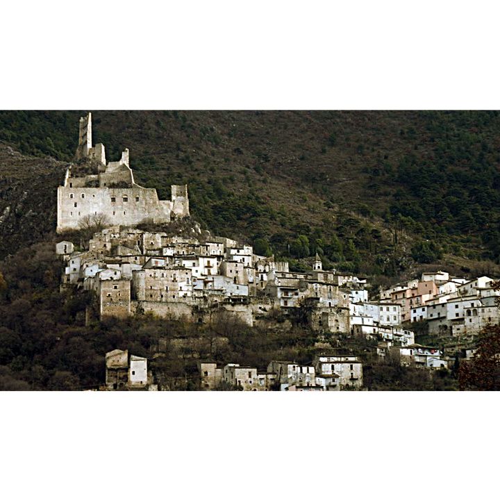 Roccacasale il borgo del mostro e delle fate (Abruzzo - Borghi Autentici d'Italia)