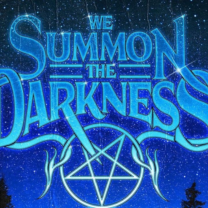 We Summon the Darkness - recensione e spiegazione del suo ' contesto musicale '