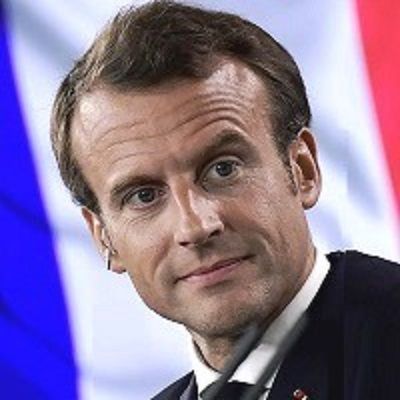 Macron insiste il diritto all'aborto in costituzione