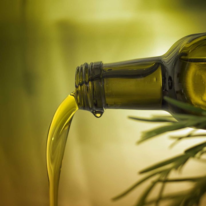 Las ventas de aceite de oliva se hunden en el inicio de la campaña