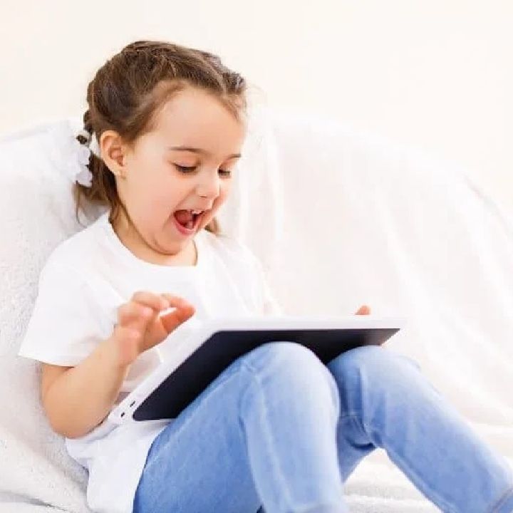 Infants Exposed to Excessive Screen Time Show Differences in Brain Function Beyond Eight Years of Age [W[R]C]
