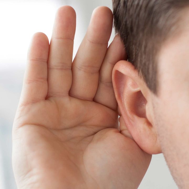 Cerca de 1% da população brasileira apresenta perdas auditivas