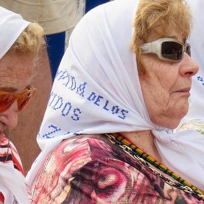 Le Madres de Plaza de Mayo e la governante de Il Giro di vite