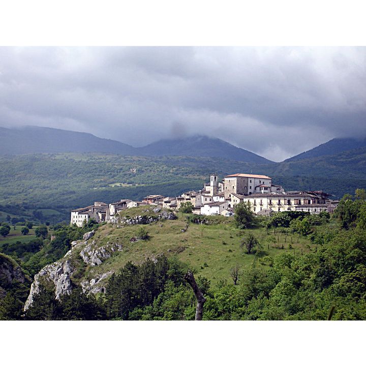 Castelvecchio Subequo piccolo gioiello di arte e cultura (Abruzzo - Borghi Autentici d'Italia)