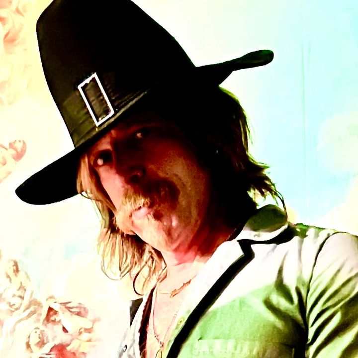 Shizz Shooting with Boots Electric