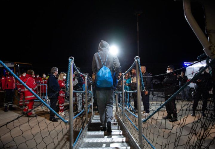 I sindaci che gestiscono l’accoglienza nell’Alto Vicentino: “Governo incapace di gestire l’immigrazione”