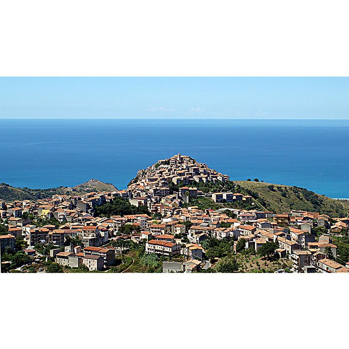 Grisolia, tra la Riviera dei Cedri e il massiccio del Pollino (Calabria)