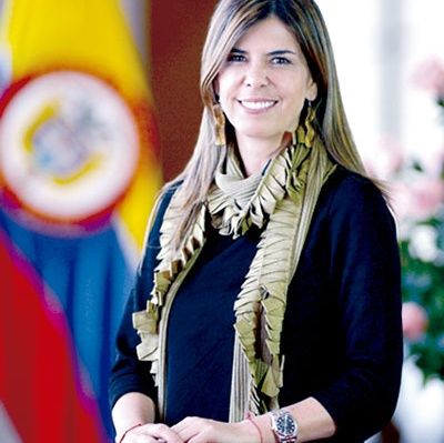 La Consul de Colombia en New York Maria Isabel Nieto habla sobre pasaportes