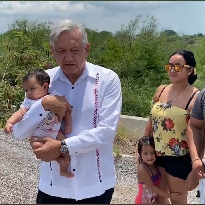 Finaliza López Obrador su recorrido de supervisión de carreteras en Veracruz y huasteca Potosina