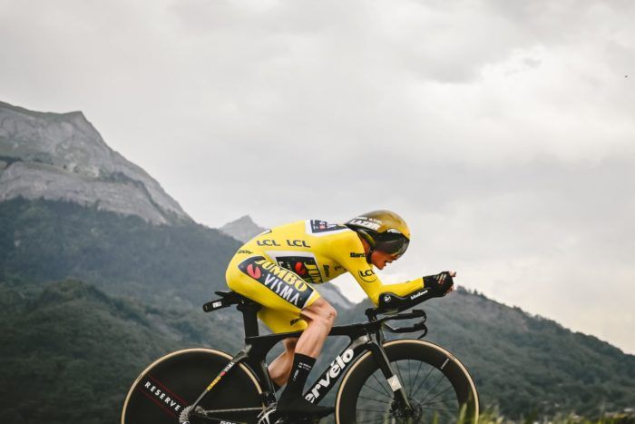 Ciclismo: Vingegaard stacca Pogacar nella crono e ipoteca il Tour de France