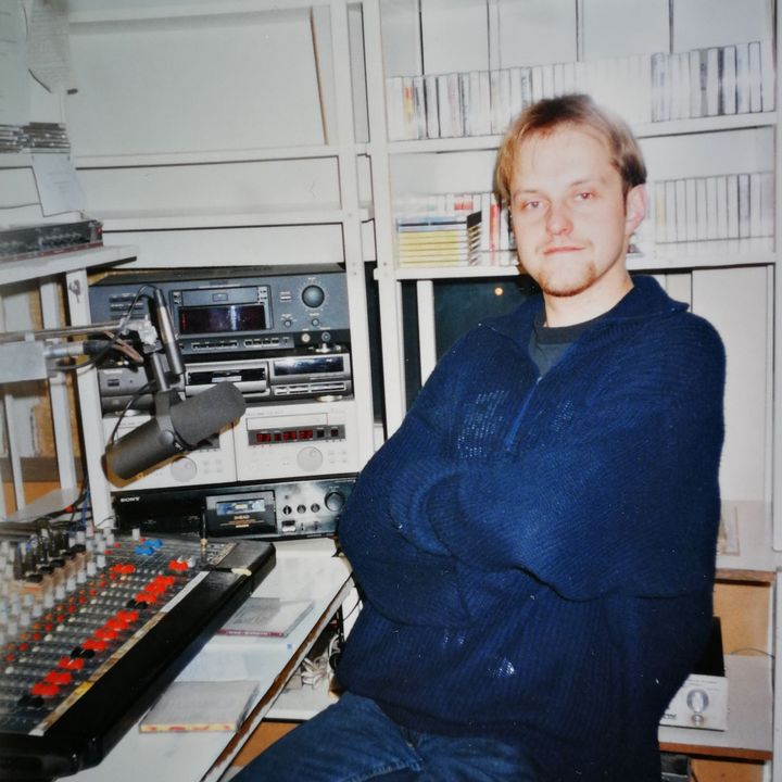 ŠOU PO DEVINTOS: Rimas Šapauskas apie savaiminį linoleumo užsidegimą Radiocentro studijoje.