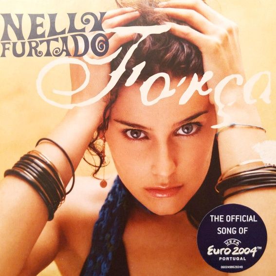 Parliamo di Nelly Furtado, pop star mondiale degli anni 2000, la cui hit "Força" fu colonna sonora del campionato di calcio Euro 2004.