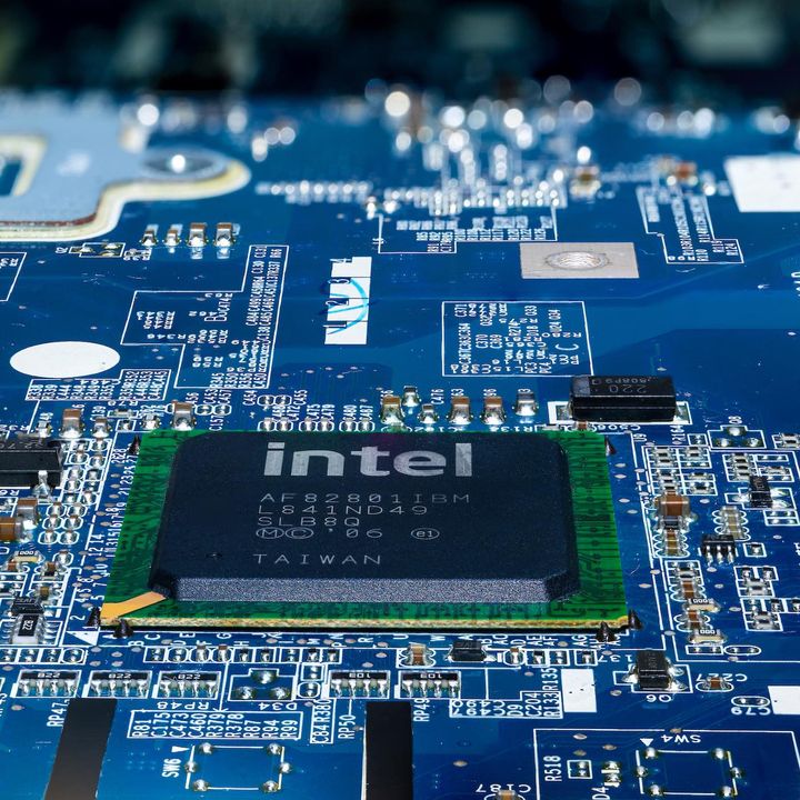 Buon Natale!!! Intel pronta ad investire 8 miliardi in Italia!