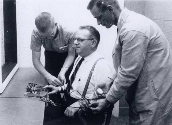 Esperimento di Milgram