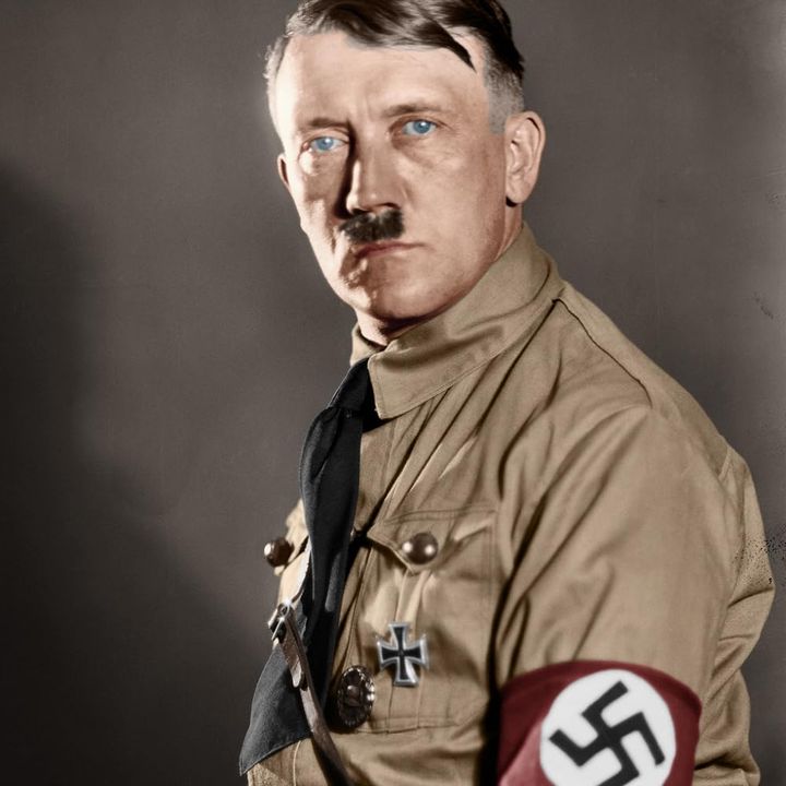 1 Minute History Lesson / Hitler and the Beer Hall Putsch!