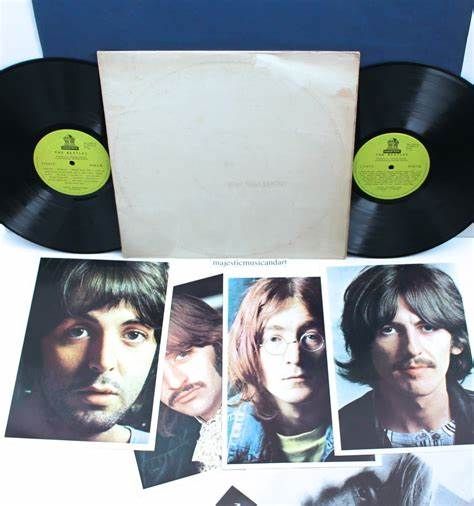 04, 93.- The Beatles graba "The Beatles".