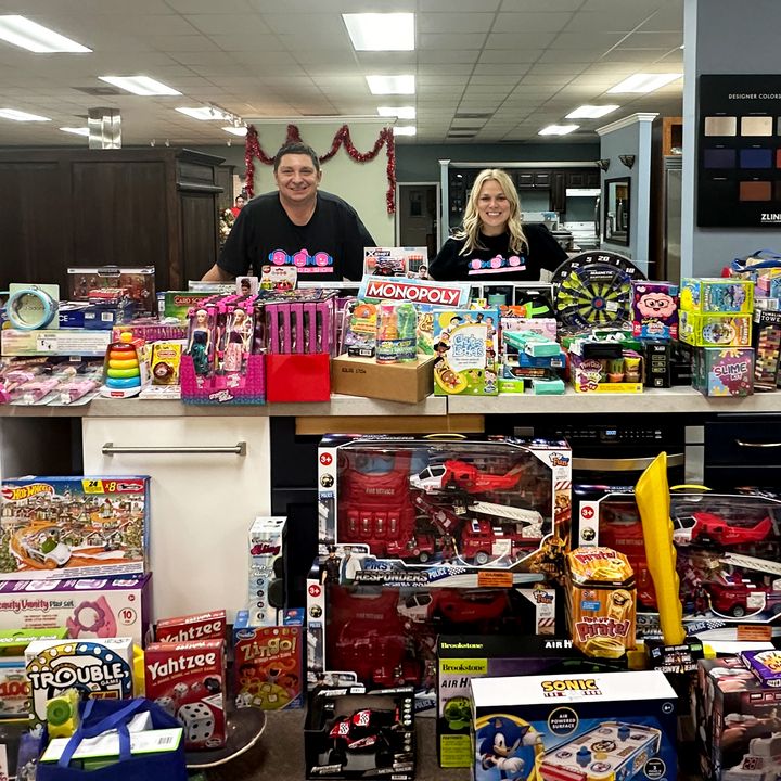 LIVE And Unwrapped [3rd Annual Toy Drive @Renova Appliance Center]!!!