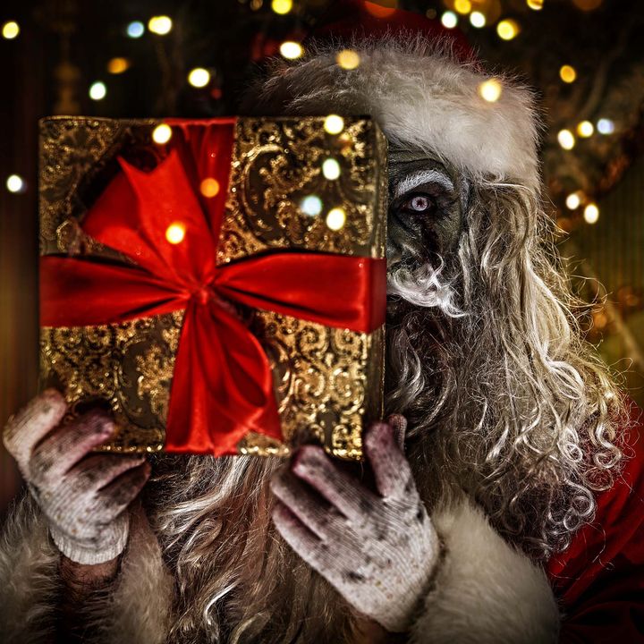 7 Christmas Horror Stories to Chill You!