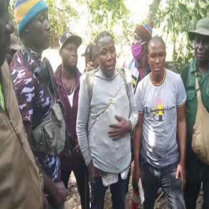 Chief Sunday Igboho Join Forces With Nigeria Army And PoliceTo Chase away herdsmen in Kishi Jungle.