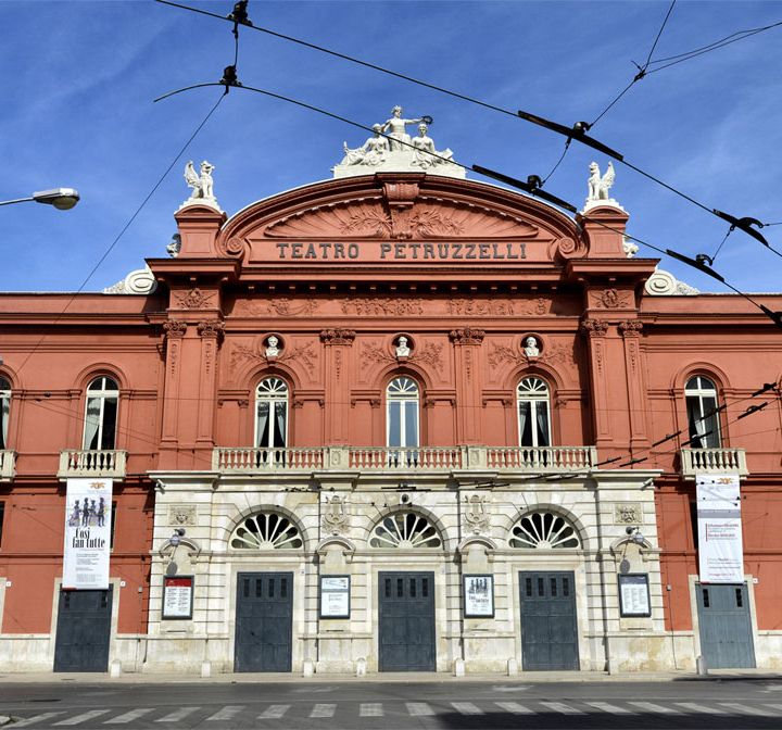 Teatro Petruzzelli • Bari
