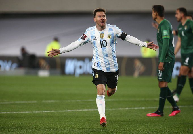 Gol de Argentina: Lionel Messi 1-0