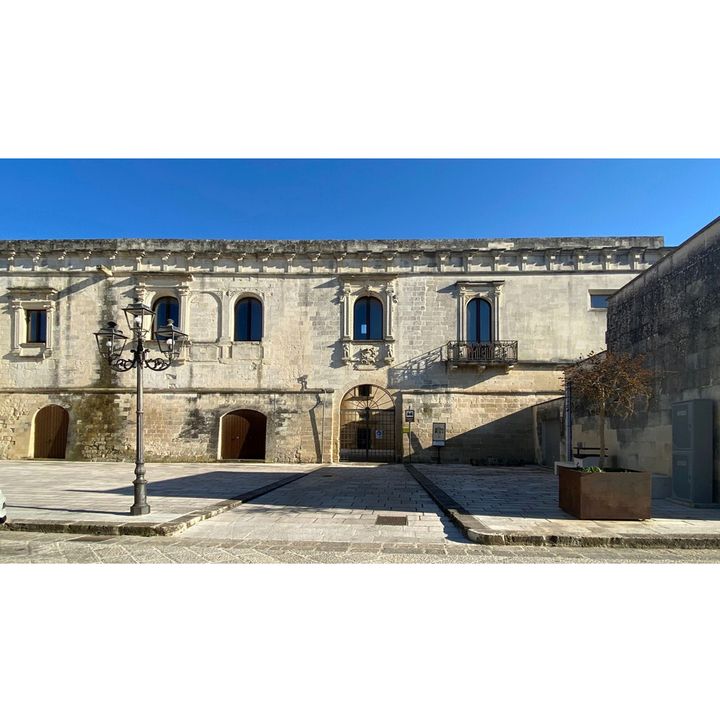 Castello Palazzo Baronale De Gualtieris a Castrignano de' Greci (Puglia)