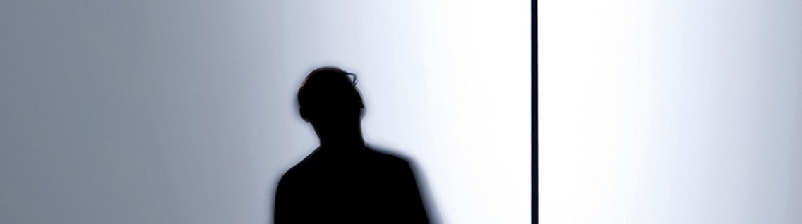 Listen to the light | EN - Cover Image