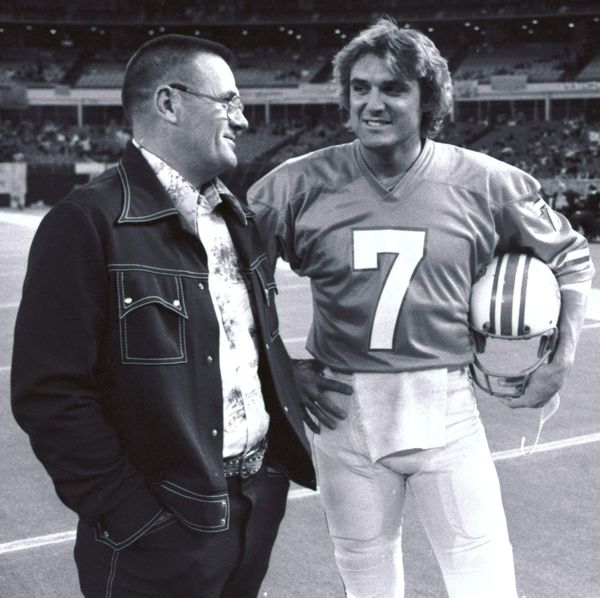 Dan Pastorini plays through: DWI can't keep Oilers great from